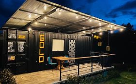 Acogedor y moderno Glamping en container, 10 min del centro